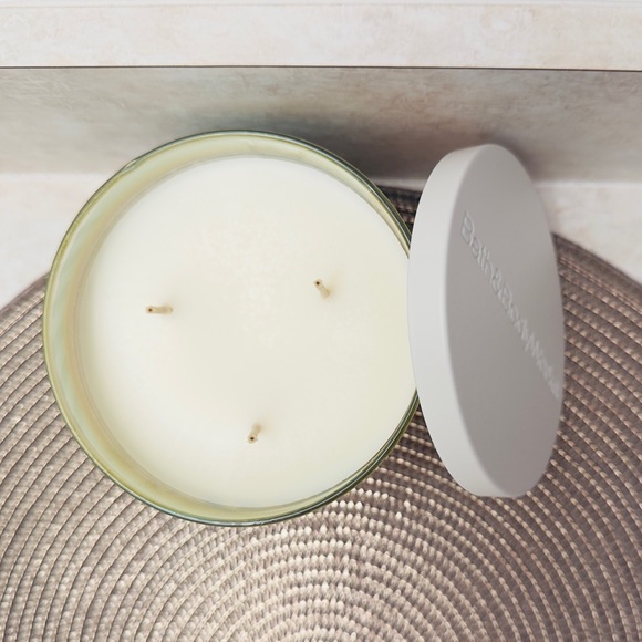 NWT Bath & Body Works Tiki Beach 3-Wick Candle - Picture 2 of 3